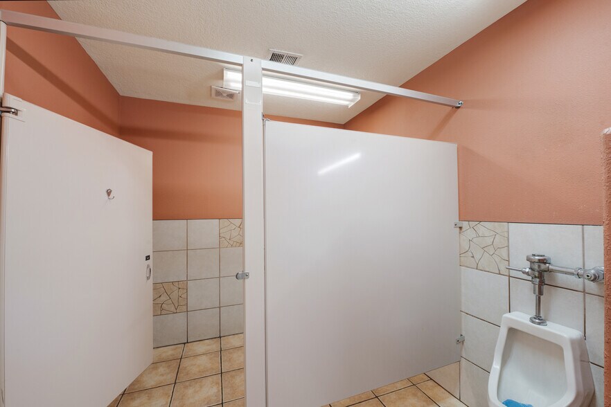 More Photos Of 8032 4th St NW, Albuquerque Restaurant For Sale