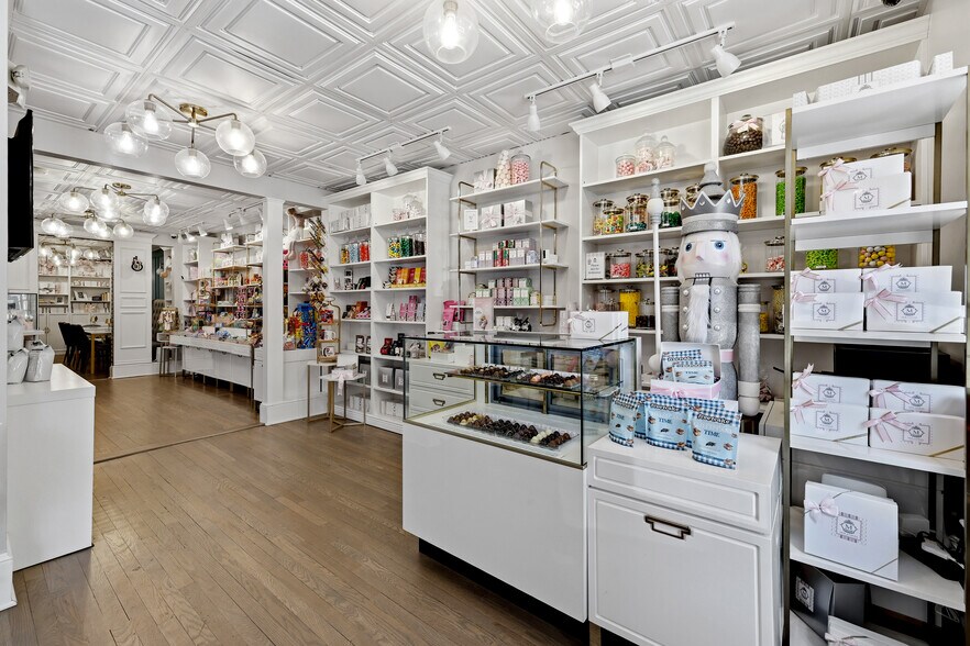 More Photos Of 3 E Market St, Leesburg Office For Sale