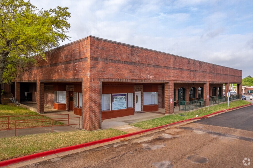 More Photos Of 3320 Troup Hwy, Tyler Unknown For Lease