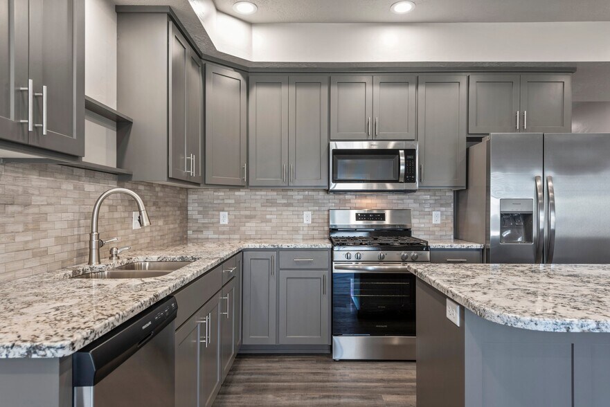 More Photos Of 560 Park Springs Ave, Baker City Apartments For Sale