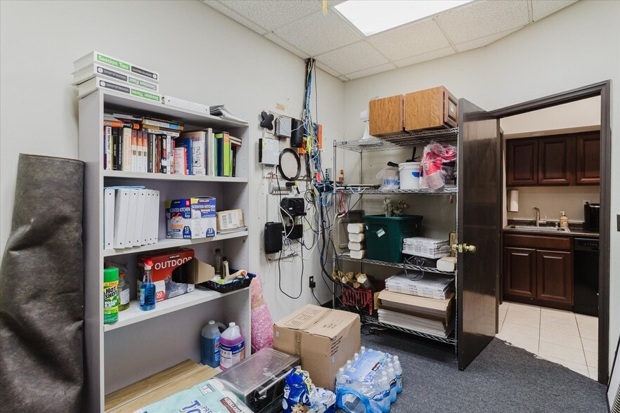 More Photos Of 611 Druid Rd E, Clearwater Office For Sale