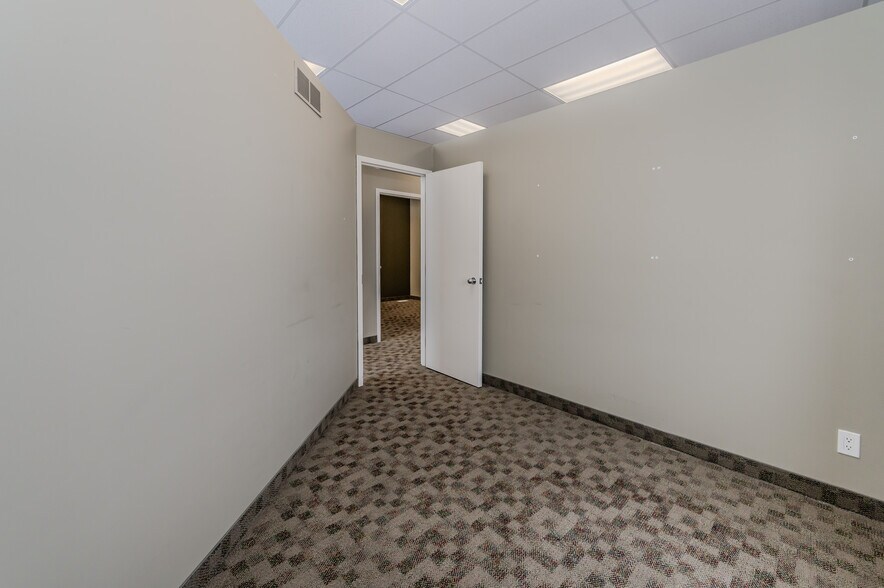 More Photos Of 90 Earl Martin Dr, Woolwich Medical For Lease