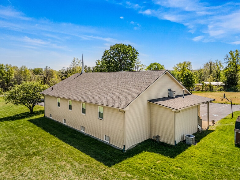 More Photos Of 7990 S 300 W, Columbus Flex For Sale