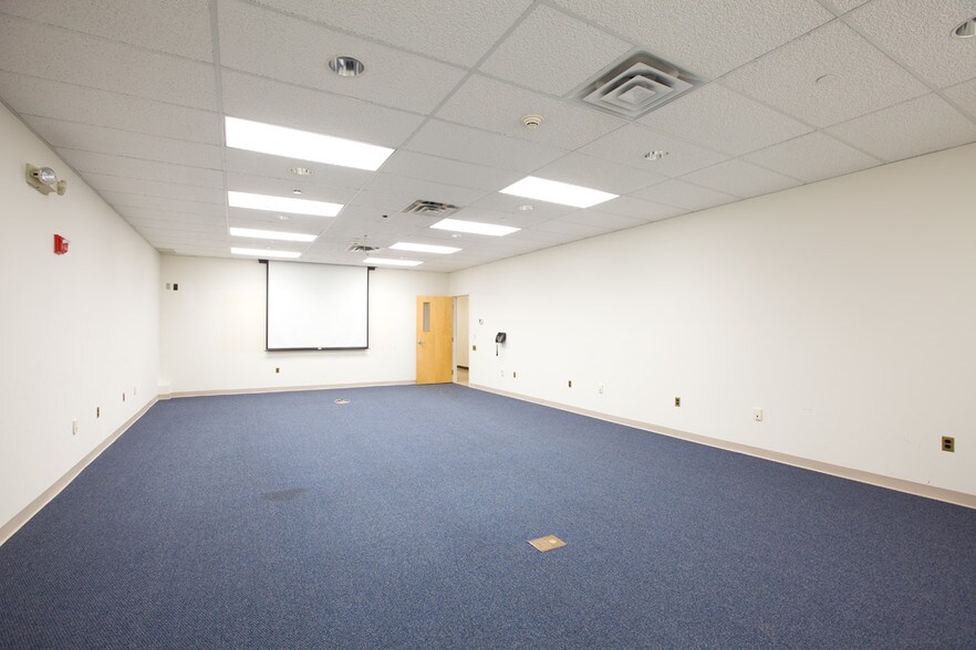 More Photos Of 1 Ramland Rd, Orangeburg Industrial For Lease