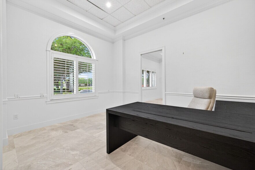 More Photos Of 3820 Via Del Rey, Bonita Springs Medical For Sale