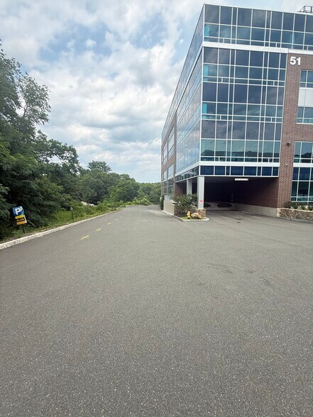 More Photos Of 51 Dunham Rd, Beverly Office For Lease