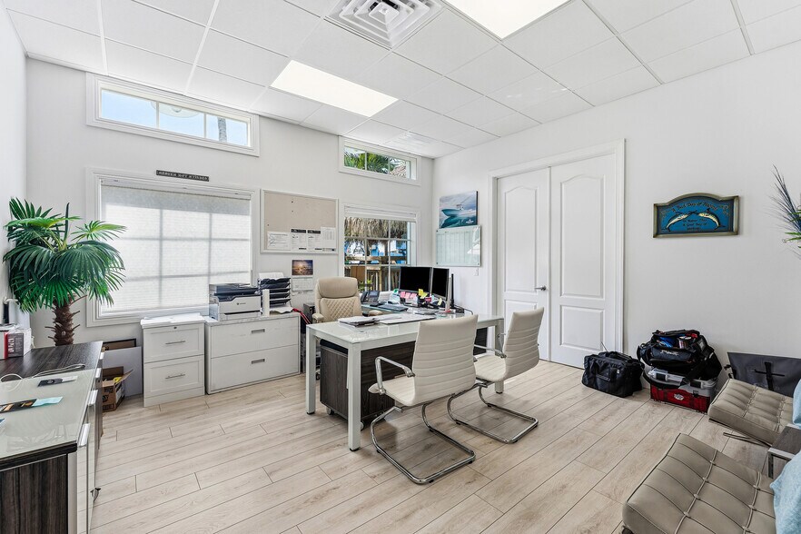More Photos Of 250-300 SW Monterey Rd, Stuart Freestanding For Lease