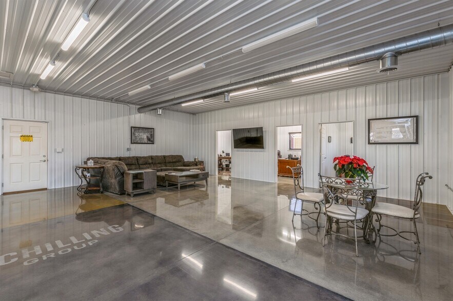 More Photos Of 33083 Ute Ave, Waukee Flex For Sale