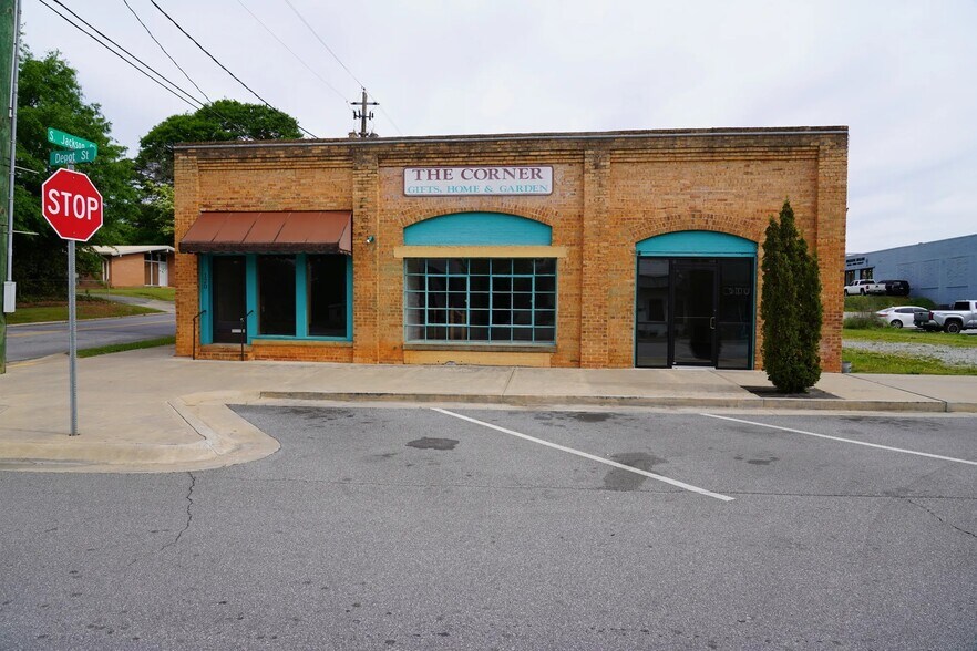 More Photos Of 120 Depot St, Hartwell Freestanding For Sale