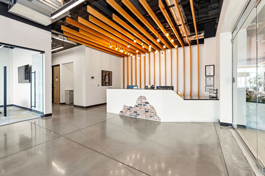 More Photos Of 2100 W Pleasant Grove Blvd, Pleasant Grove Office For Lease