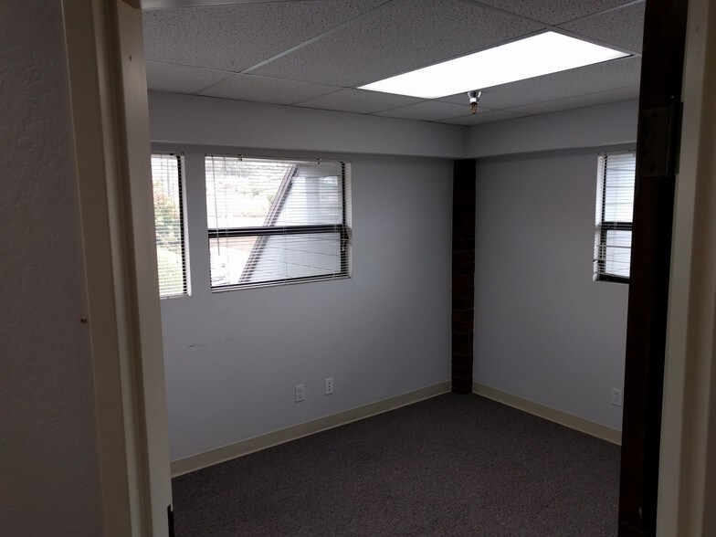 More Photos Of 1975 Soquel Dr, Santa Cruz Office For Lease