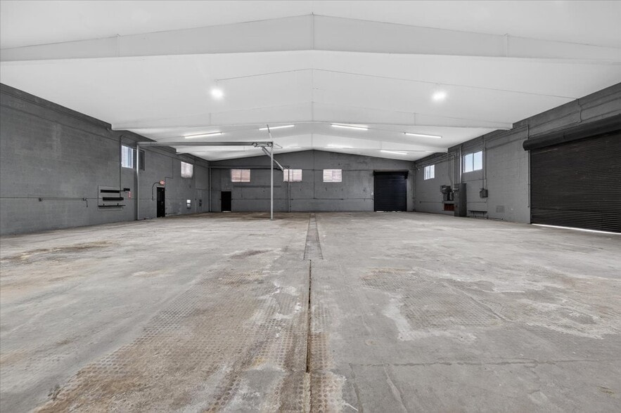 More Photos Of 749 N Plano St, Porterville Warehouse For Sale