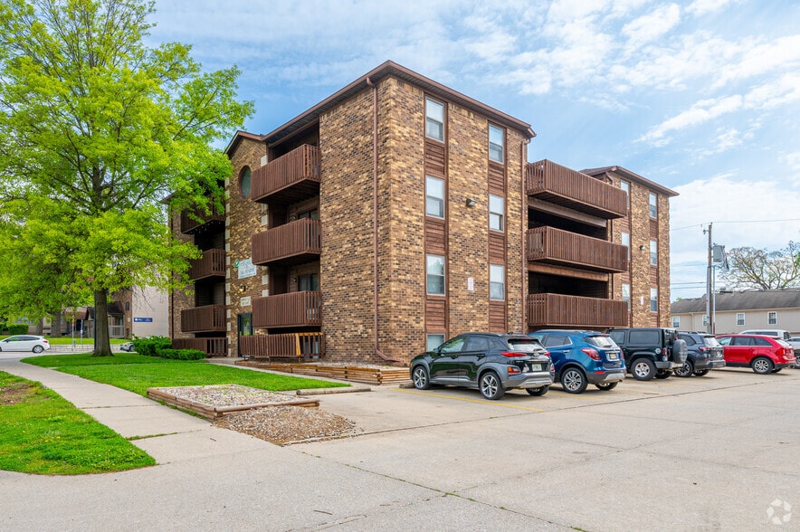 More Photos Of 400 S Grant St, West Lafayette Apartments For Sale