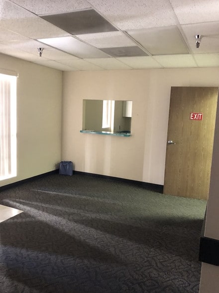 More Photos Of 81880 Dr Carreon Blvd, Indio Medical For Lease