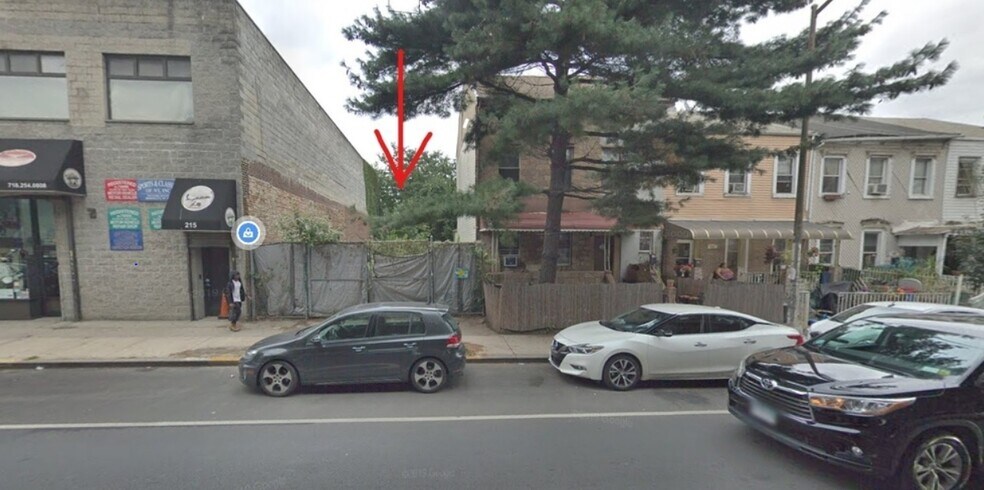 More Photos Of 219 Park Ave, Brooklyn Land For Lease