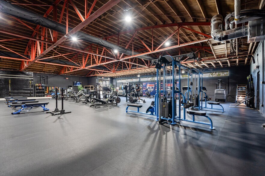 More Photos Of 1108 Princess St, Wilmington General Retail For Sale