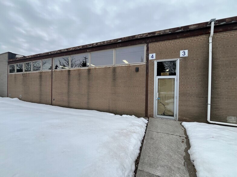 More Photos Of 161 Bartley Dr, Toronto Manufacturing For Lease