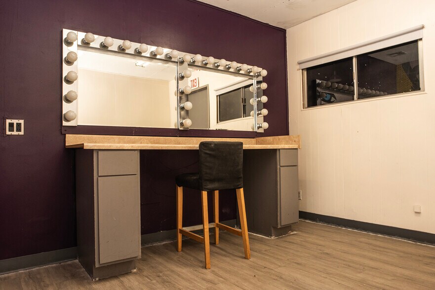 More Photos Of 11800 Sheldon St, Sun Valley Warehouse For Lease