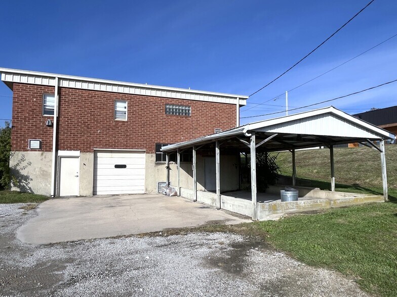 More Photos Of 1011 Washington st, Chillicothe Office For Sale