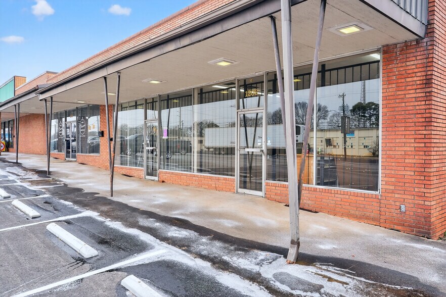 More Photos Of 1214 Union St, Spartanburg Storefront For Lease