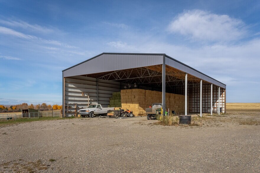 More Photos Of 3245 Township Road 292, Madden Horse Stables For Sale