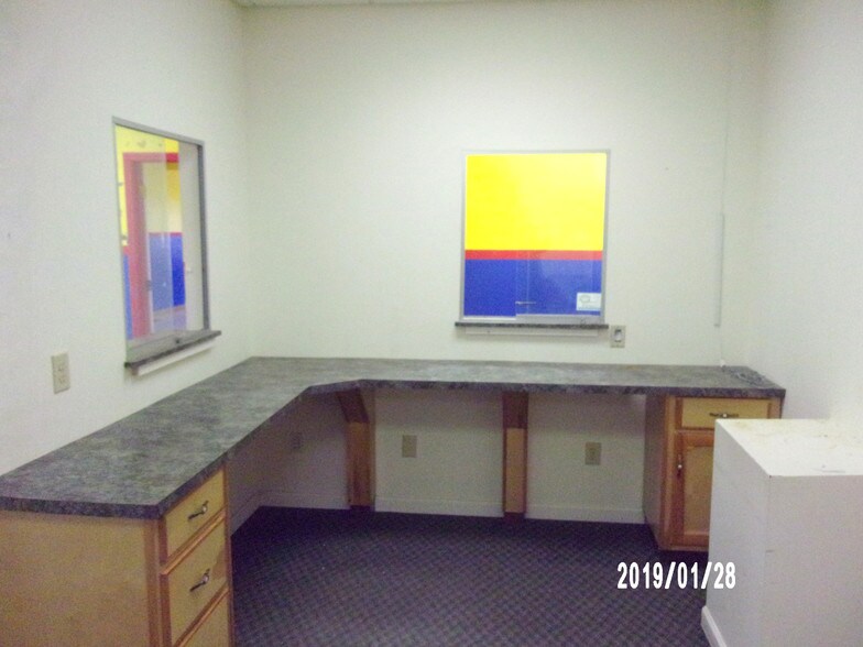 More Photos Of 925 Ophir Ave, Troy Daycare Center For Sale