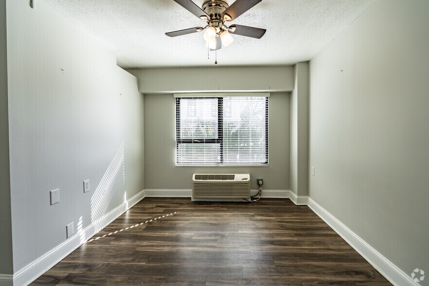 More Photos Of 1710 Magnolia Blvd, Nashville Assisted Living For Sale