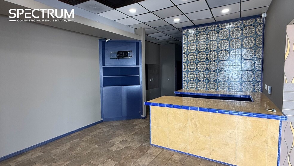 More Photos Of 18000 Ventura Blvd, Encino Unknown For Lease