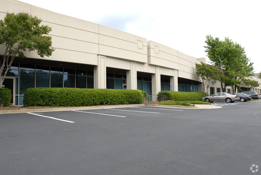 More Photos Of 2450 Commerce Ave, Duluth Office For Lease