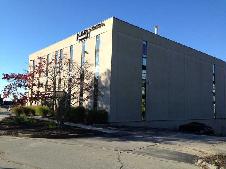 More Photos Of 15 Thames St, Groton Office For Lease