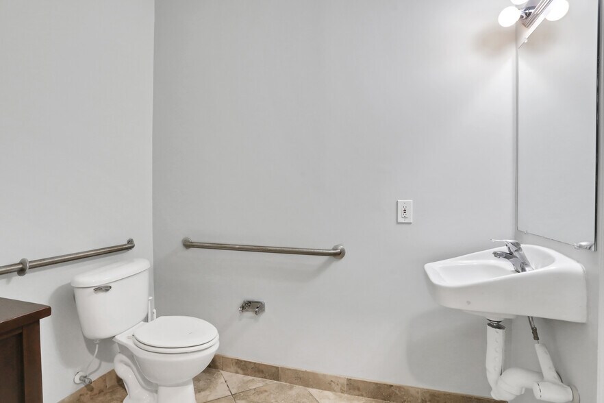 More Photos Of 6277 Dupont Station Ct, Jacksonville Medical For Lease