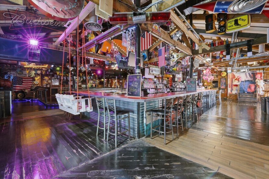More Photos Of 3330 N Academy Blvd, Colorado Springs Bar For Sale