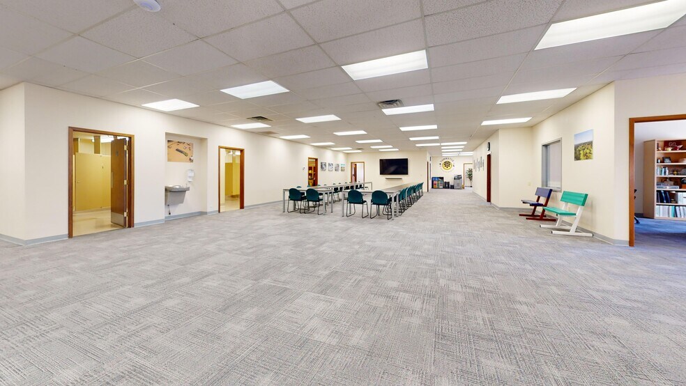 More Photos Of 821 Airport Ct, Olympia Office For Lease