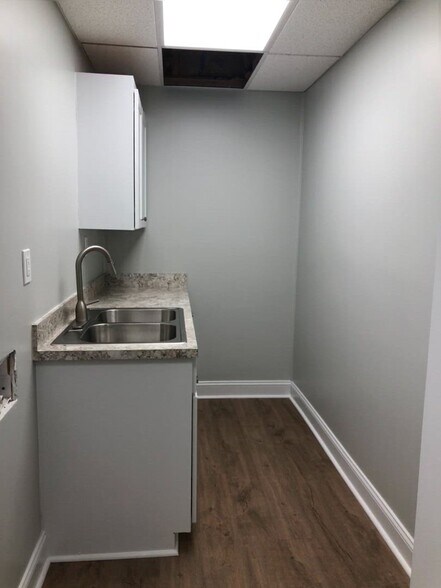 More Photos Of 445 Western Blvd, Jacksonville Medical For Lease