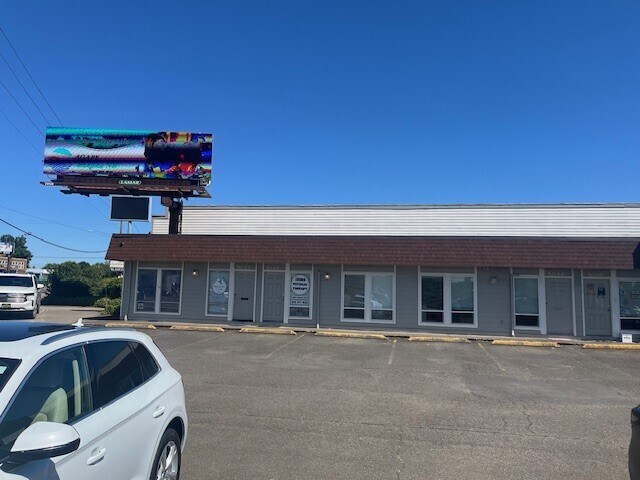 More Photos Of 5042-5060 Commercial St SE, Salem Office For Lease