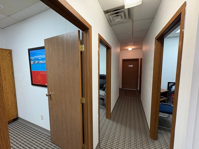 More Photos Of 5604 W 41st St, Sioux Falls Office For Sale