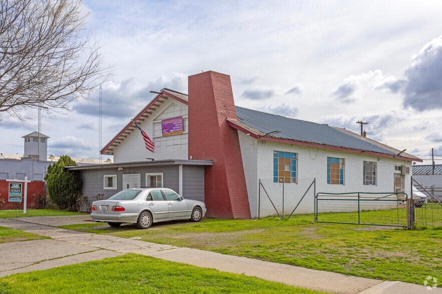 Primary Photo Of 332 W 8th St, Merced Religious Facility For Sale