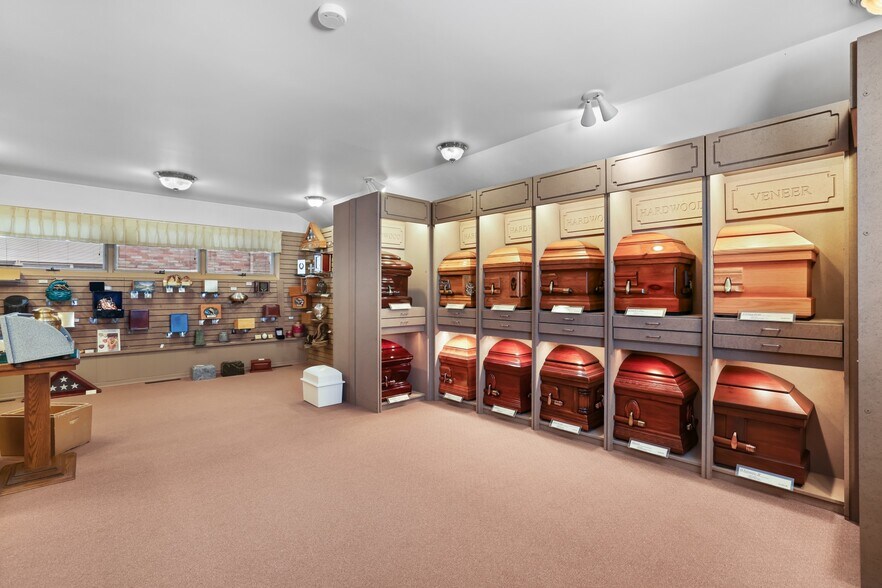 More Photos Of 520 2nd St, Excelsior Funeral Home For Sale