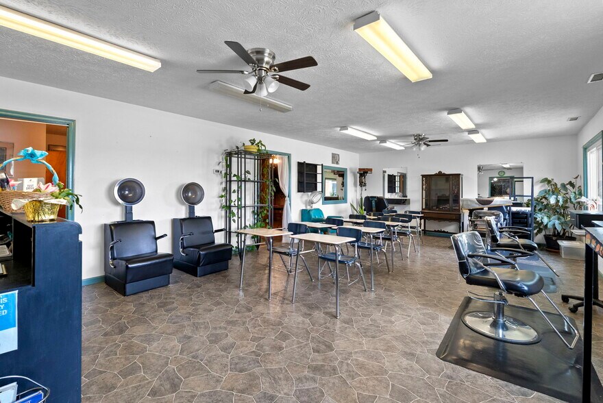 More Photos Of 7717 Richmond Tappahannock Hwy, Aylett Storefront Retail Office For Sale
