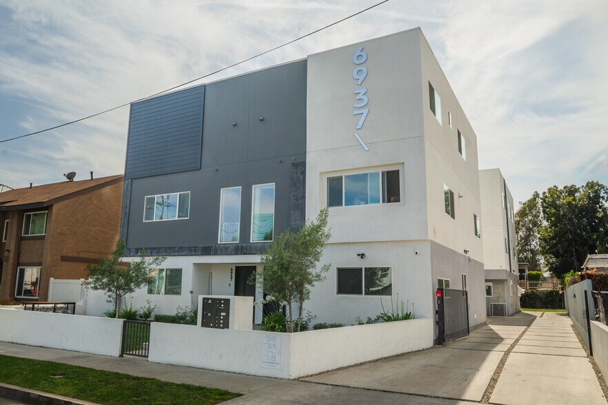 Primary Photo Of 6937 Simpson Ave, North Hollywood Apartments For Sale