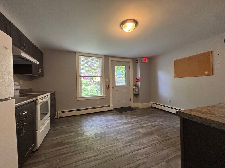 More Photos Of 60 Cottage St, Great Barrington Office For Sale