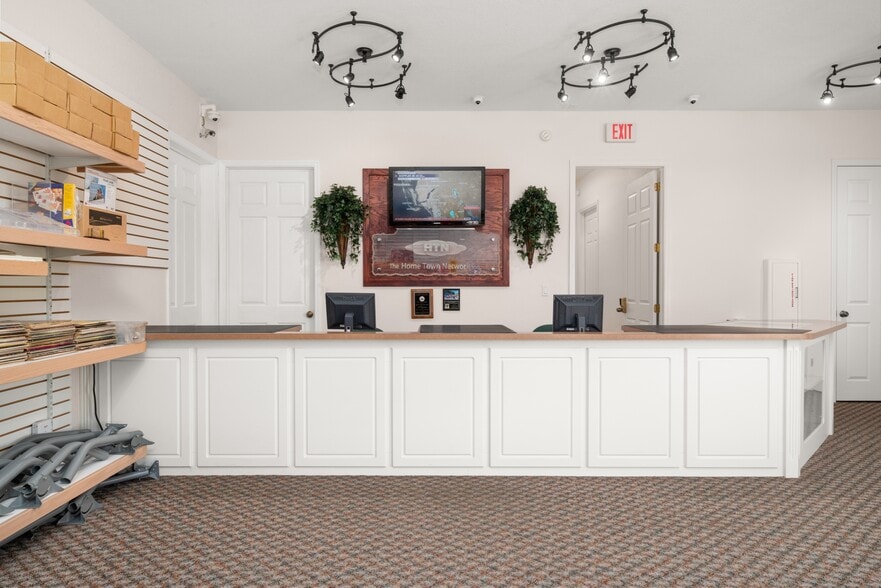 More Photos Of 405 W Interlake Blvd, Lake Placid Office For Sale