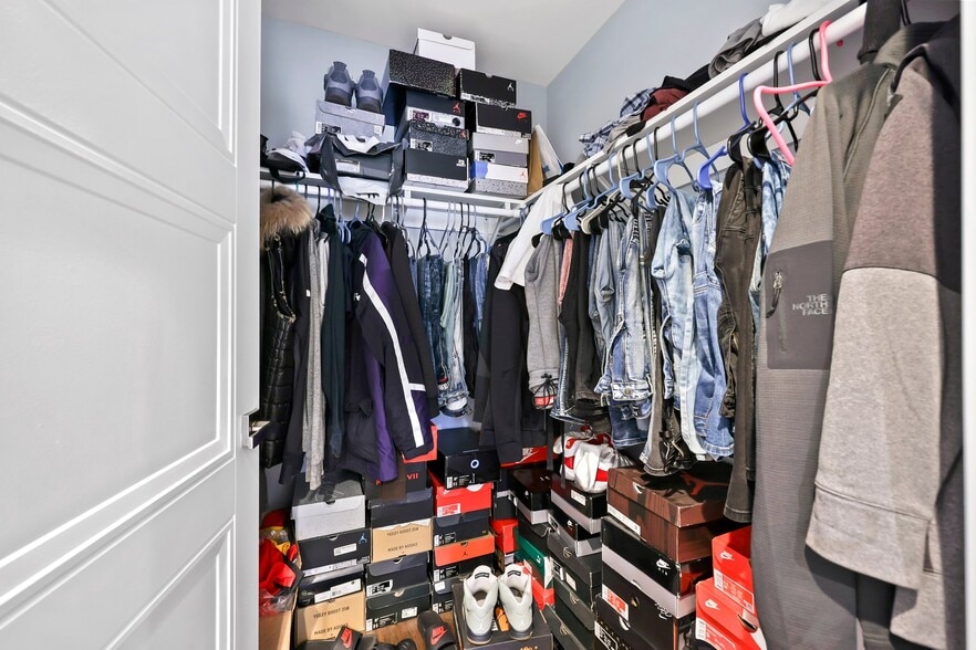 More Photos Of 19 Franklin St, Bloomfield Storefront Retail Office For Sale