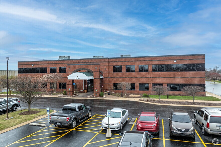 More Photos Of 2400 W Glenwood Ave, Joliet Office For Lease