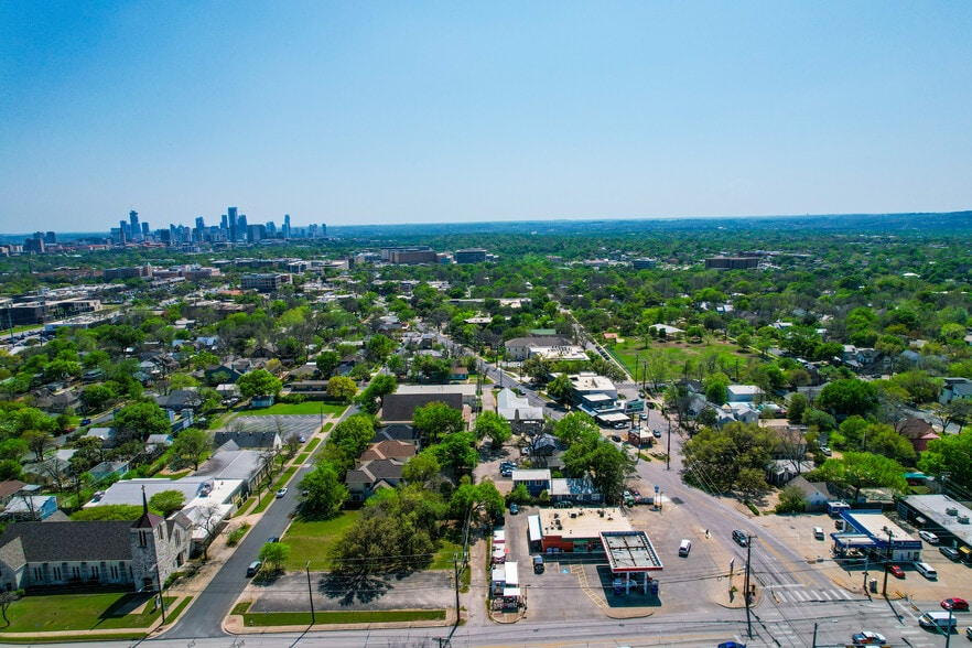 More Photos Of 4408-4412 Medical Pky, Austin Freestanding For Sale