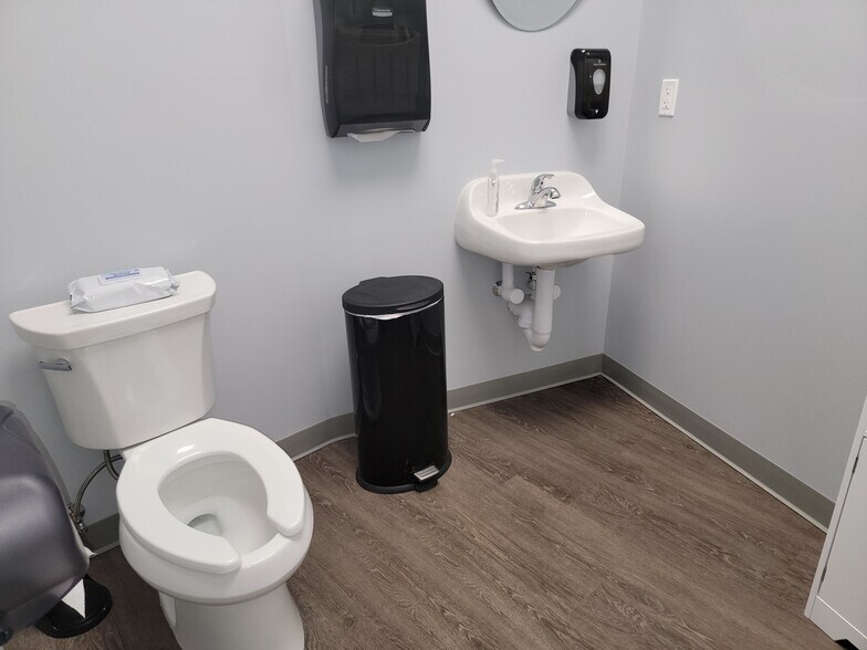 More Photos Of 2330 S Dort Hwy, Flint General Retail For Sale