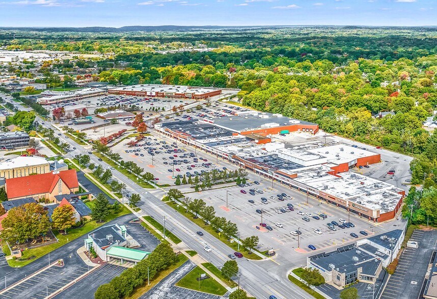 More Photos Of 2755 W Market St, Fairlawn Unknown For Lease