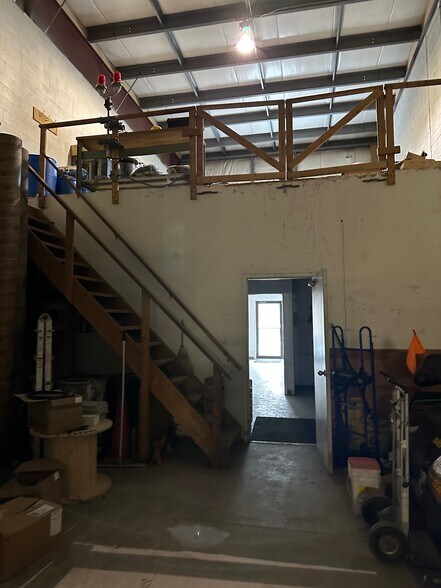 More Photos Of 590 Cataraqui Woods Dr, Kingston Flex For Sale