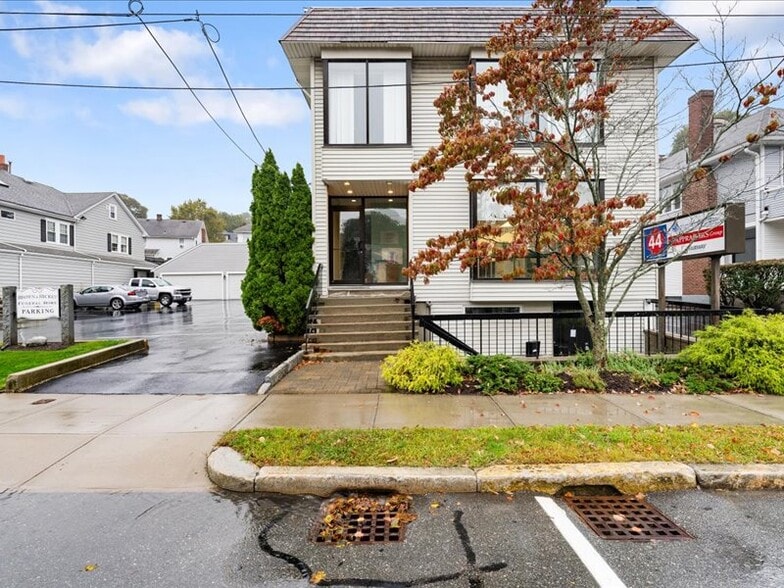 More Photos Of 44 Trapelo Rd, Belmont Office For Sale