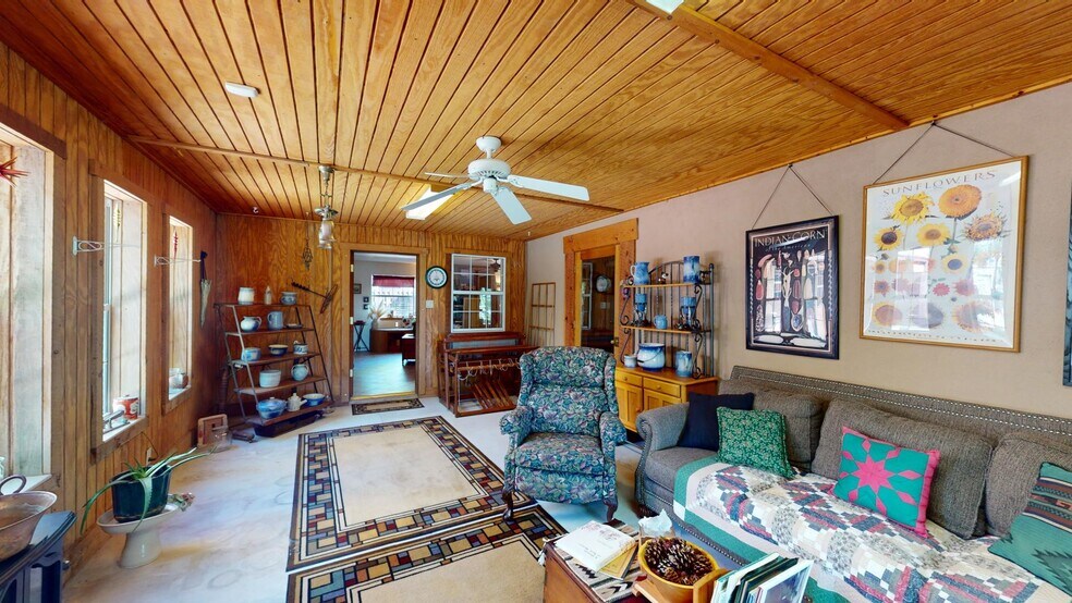 More Photos Of 1804 E College Blvd, Roswell General Retail For Sale